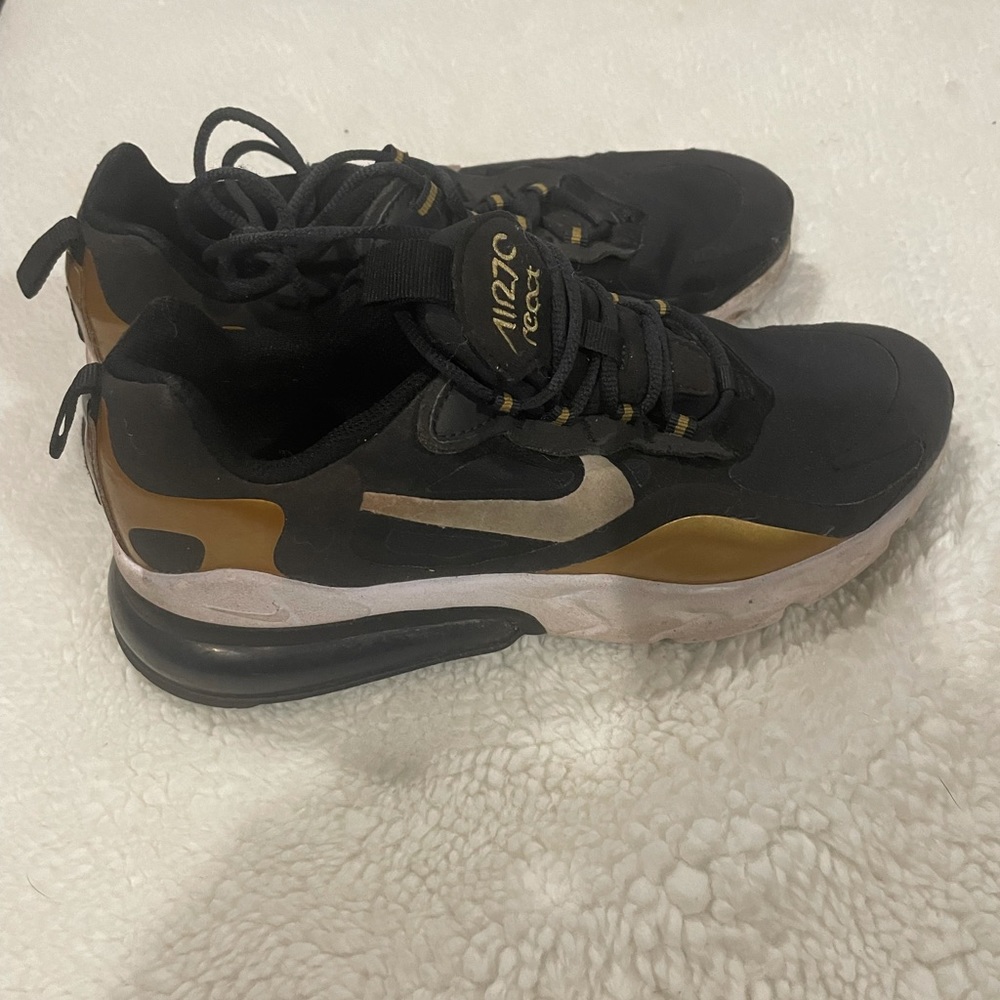 Youth 5.5 Nike React used AIR70